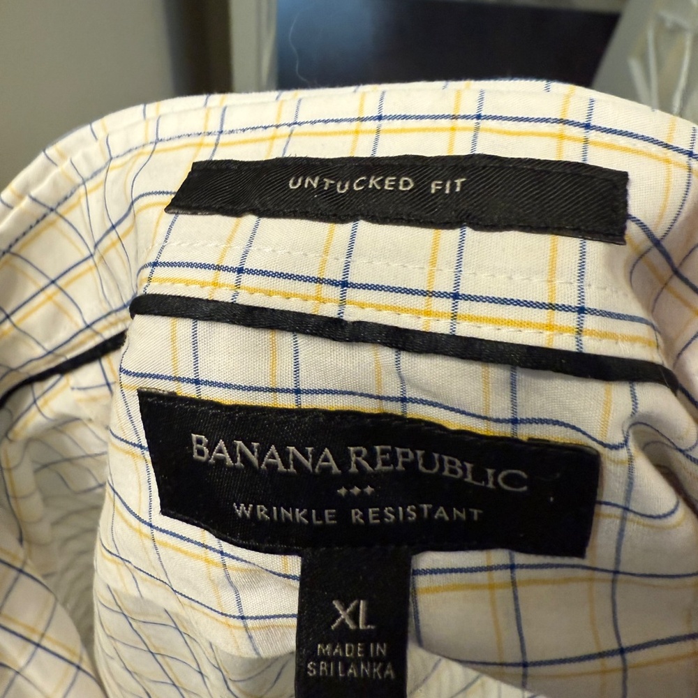 Banana Republic Men's Dress Shirt Untucked Fit - Picture 2 of 4